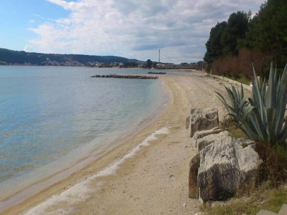 Apartment In Dalmatia Near The Sea Kastela Bagian luar foto